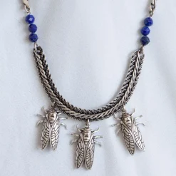 Collier Petite Cigale Cica argenté et Lapis