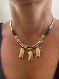 Collier Petite Cigale Cica doré et Lapis